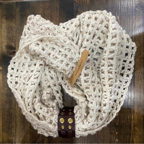 Infinity Scarf - Picture 1 of 3